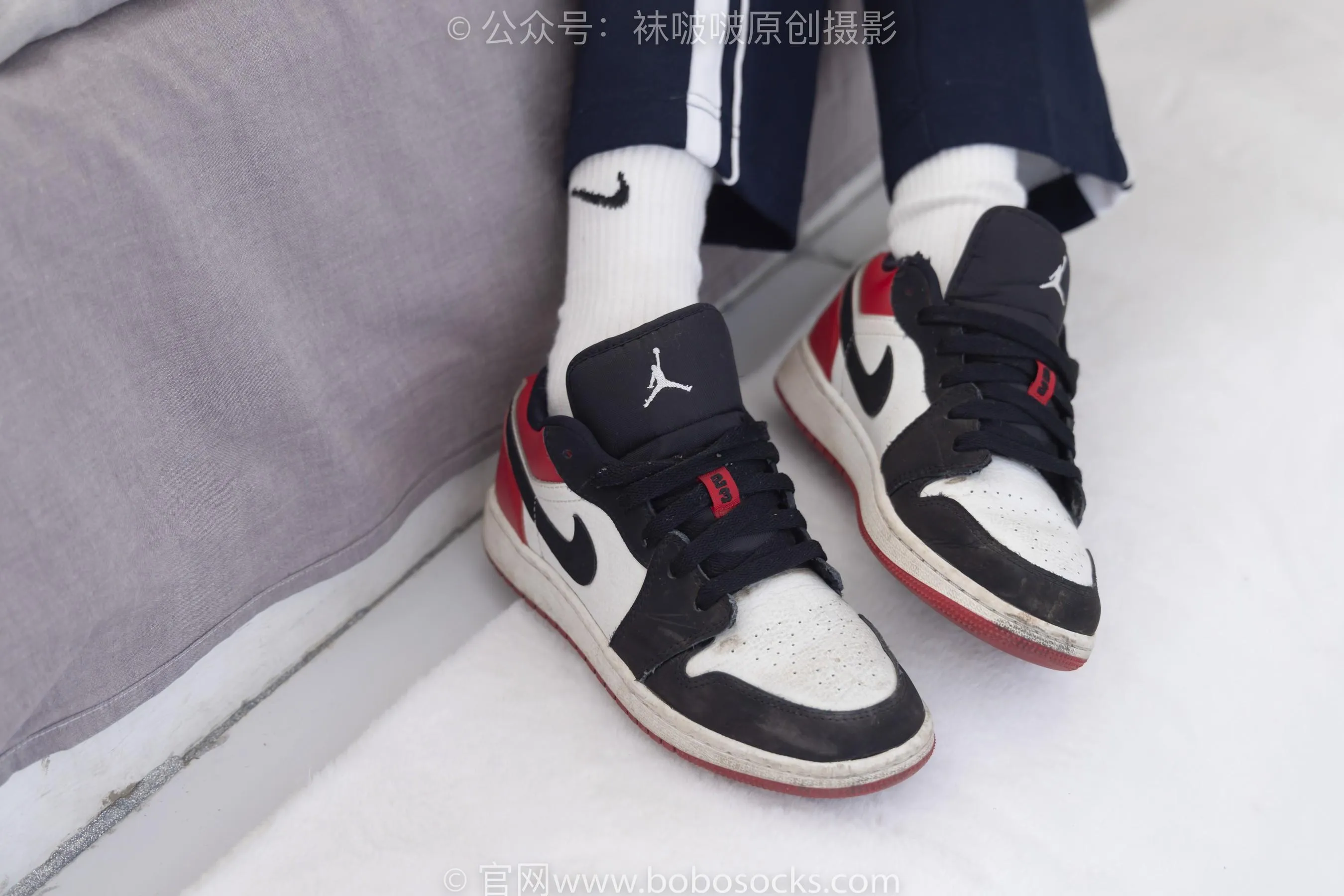 [BoBoSocks袜啵啵]NO.207 稚予-aj板鞋、白棉袜、油亮白丝、校服裤里丝 [87P]插图5